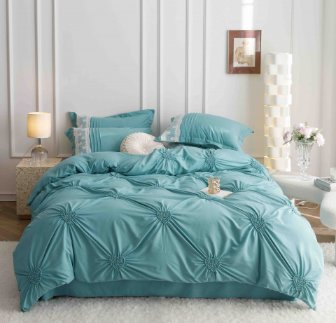 Lenjerii de pat bleu - Lenjerie pat dublu cu pliuri si inimi brodate,bumbac finet,6 piese,bleu-A850