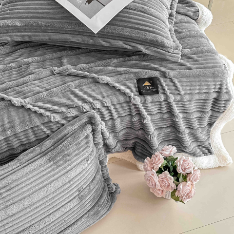 Patura cocolino cu blanita alba 200x230cm,cu fermoar,doua fete de perna 50x70cm,gri deschis- F135 [4]