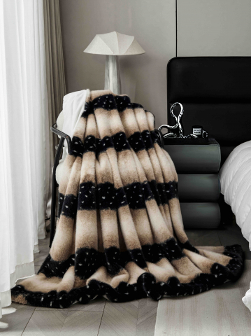 Patura de lux cu fermoar din blana artificala de nurca 200x230cm+2 fete de perna 50x50cm,bej cu negru-F055 [2]