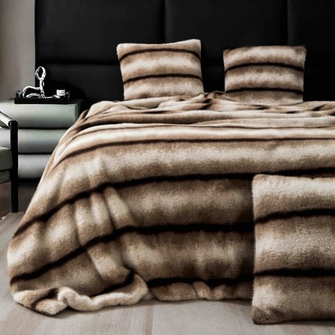 Paturi cocolino - Patura de lux cu fermoar din blana artificala de nurca 200x230cm+2 fete de perna 50x50cm,bej cu negru, imprimeu cu dungi-F057
