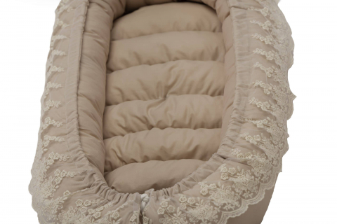 Pozitionator SomnArt baby nest, 94x60cm, cu dantela, crem [2]