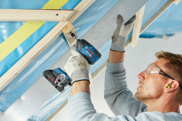 Bosch GDR 18V-200 Surubelnita cu impact brushless, 2 acumulatori CoolPack Li-Ion, 4Ah, 200Nm + L-CASE [2]
