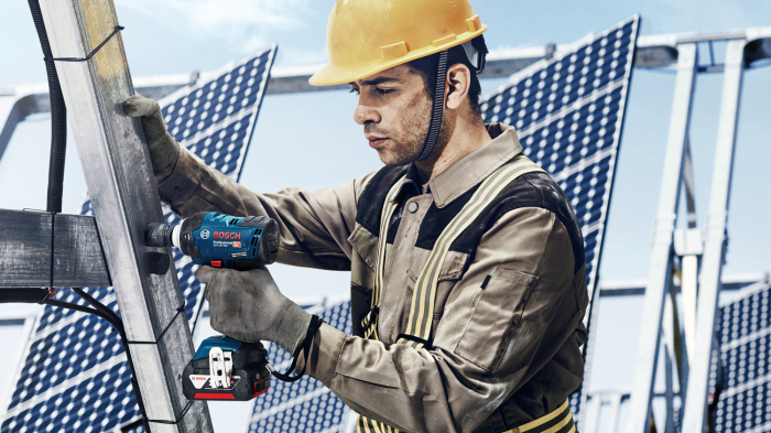 Bosch GDS 18V-400 Surubelnita cu impact brushless 18V + 2 acumulatori Li-Ion, 2Ah si 5Ah, 400Nm + Valiza + GSB 18V-50 Masina de gaurit cu percutie brushless, Li-Ion, 50Nm [3]