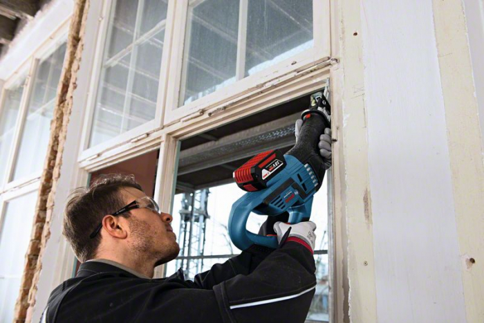 Bosch GSA 18V-32 Ferastrau sabie cu acumulator, 18V, 230mm +2 x Acumulatori GBA 18V 5.0Ah + Incarcator rapid GAL 1880 CV + Valiza profesionala [3]
