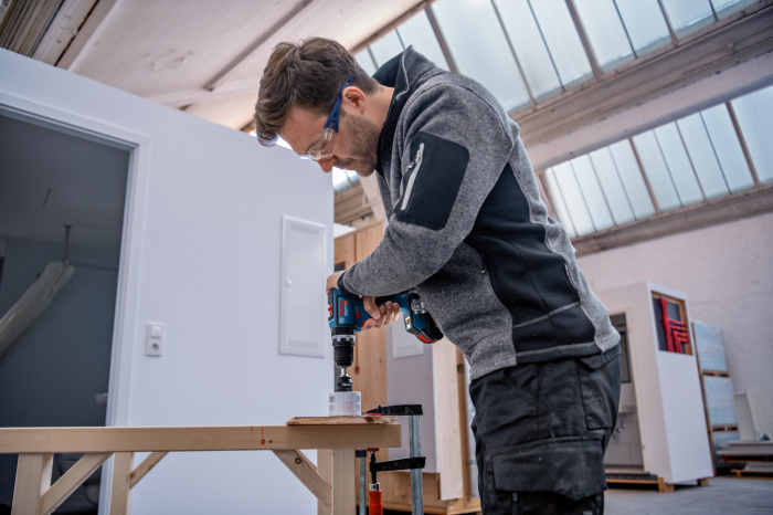 Bosch GSB 18V-90 C Masina de gaurit cu percutie + 2 x acumulatori GBA 5.0Ah + incarcator rapid GAL 18V [3]