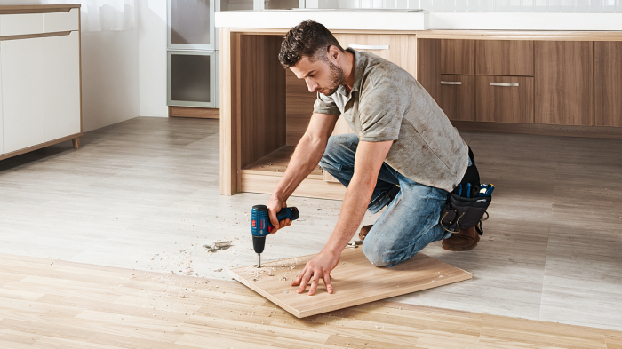 Bosch GSR 120-LI Masina de gaurit si insurubat cu 2 acumulatori Li-Ion 12 V, 2Ah, Valiza + Set 23 accesorii [2]