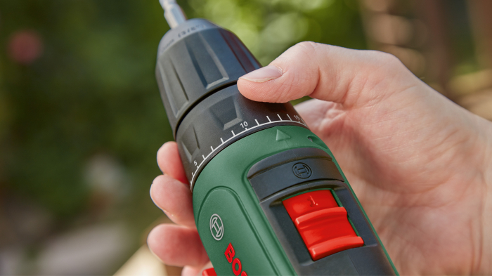 Bosch Universaldrill Masina de gaurit cu acumulator 40Nm + Acumulator PBA 18V 2.5Ah + Incarcator AL 18V-20 + Cap surubelnita [2]