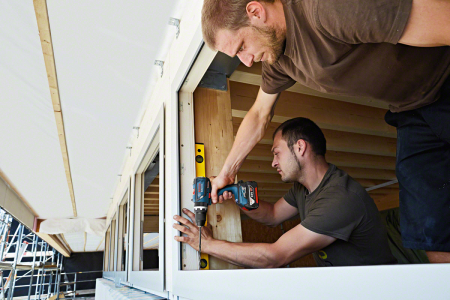 Bosch GSB 18V-EC Masina de gaurit cu percutie brushless cu 2 acumulatori Li-Ion 18 V, 5Ah, 60Nm + Valiza [1]