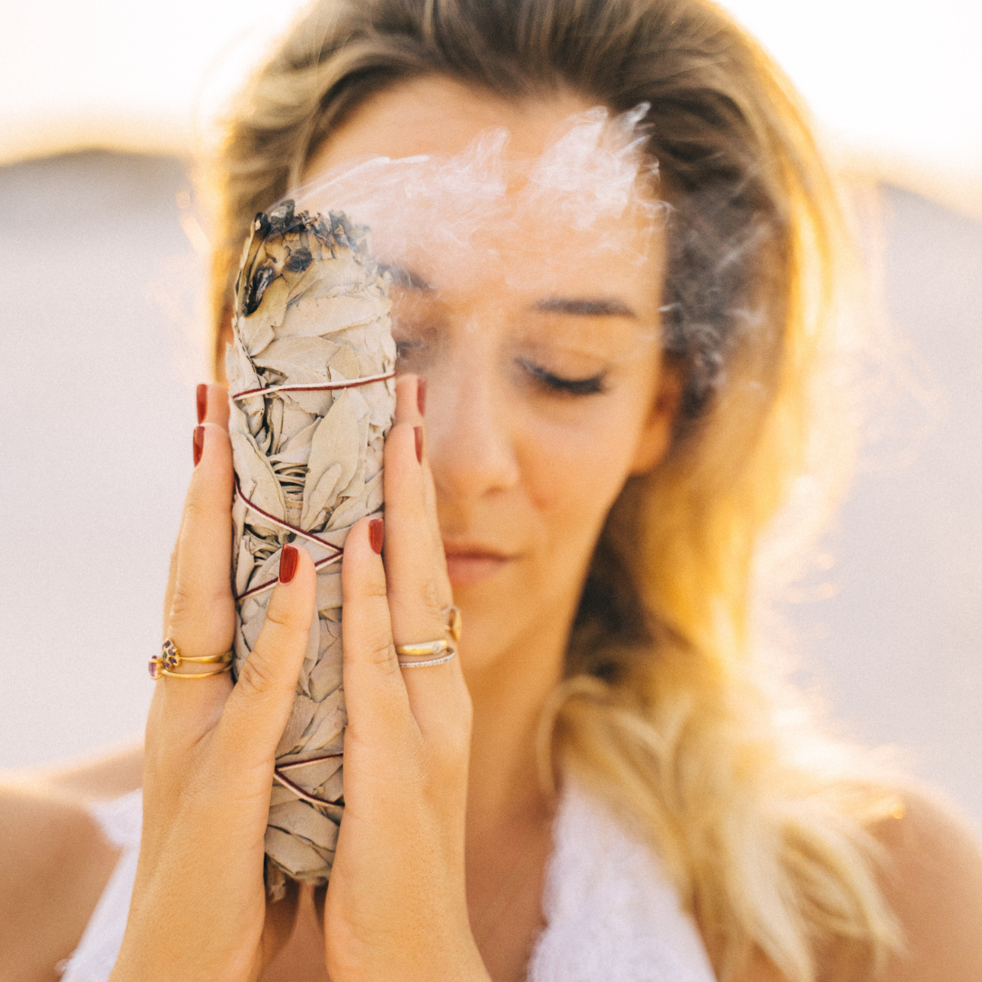 Salvia - Prietena Ta pentru Sănătate și Meditație