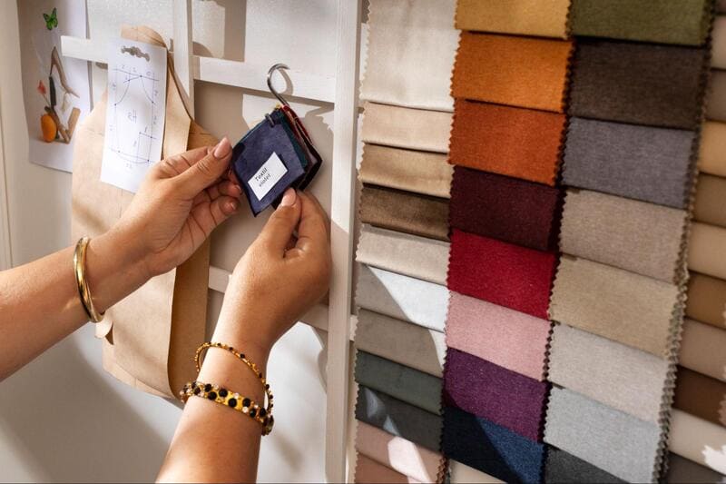 Tipuri de materiale textile: Ghidul esențial pentru alegeri inteligente și confortabile