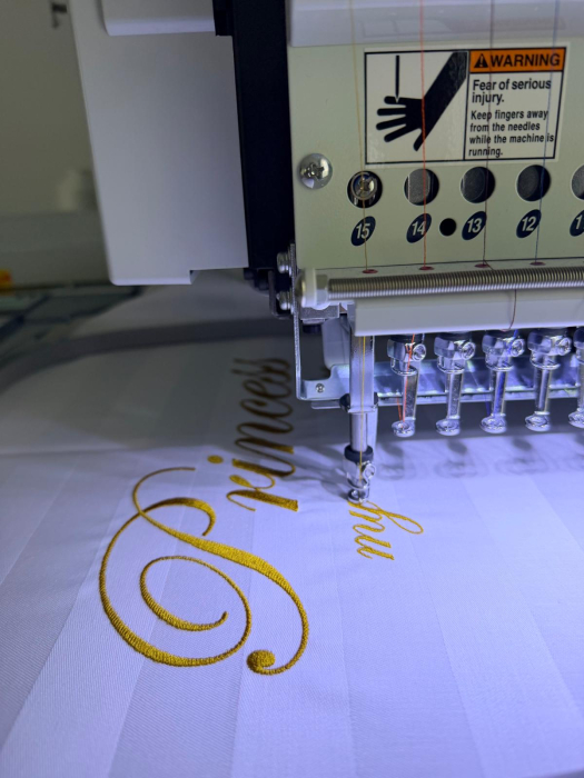 lenjerie de pat personalizata cu broderie nume [5]