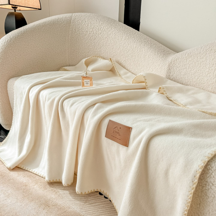 Patura Premium Tip Casmir cu Capsa 100x140 cm - Crem [2]