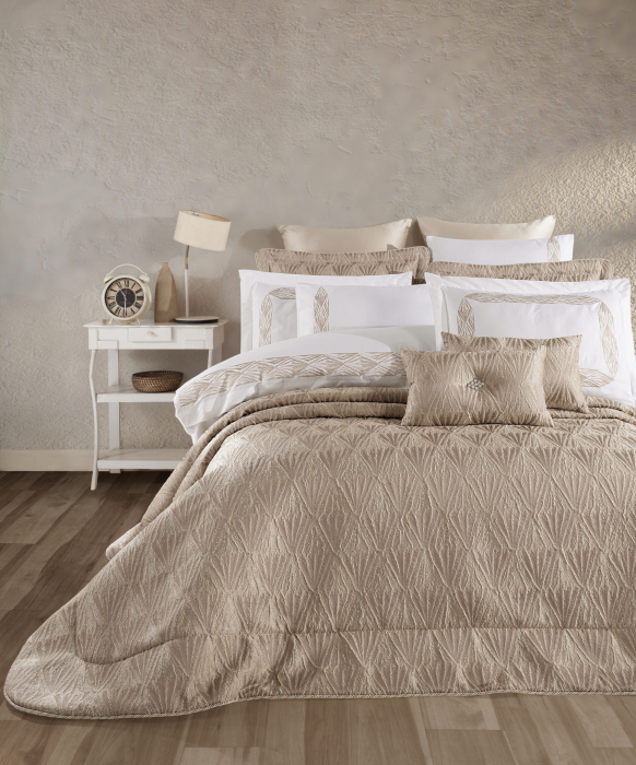 Set_Lenjerie_De_ Pat_Jacquard Regal_11 Piese_ Cuvertura_Inclusa_alina_bej [2]