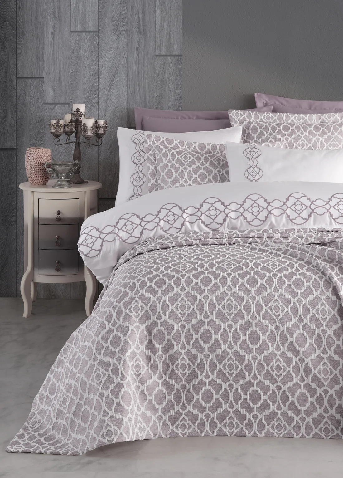 dantela-vita-set-lenjerie-de-pat-si-cuvertura-pat-2-persoane-bumbac~casimi~p1 [2]