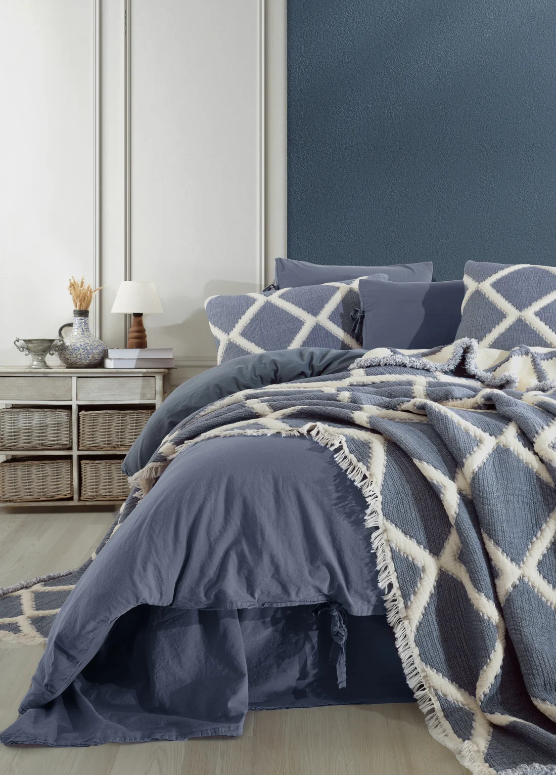 dantela-vita-set-lenjerie-de-pat-si-cuvertura-pat-2-persoane-bumbac~casimi~p1 [7]