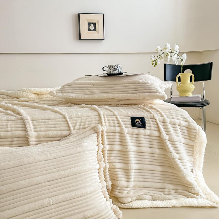 set-patura-2-fete-perna-din-blanita-artificiala-oaie-crem [5]