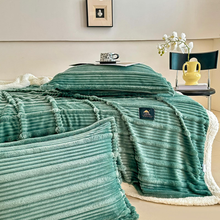 set-patura-2-fete-perna-din-blanita-artificiala-oaie-turcoaz [6]