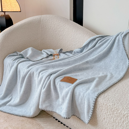 Paturi Pufoase - Patura Premium Tip Casmir cu Capsa 100x140 cm - Bleau