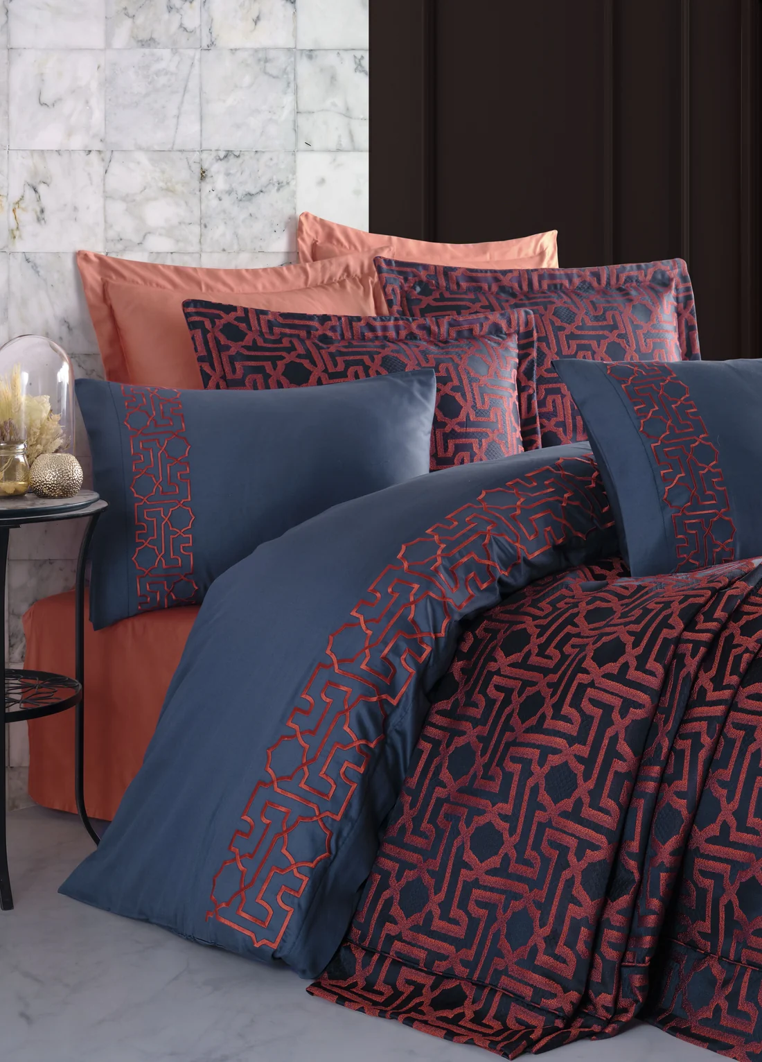 dantela-vita-set-lenjerie-de-pat-si-cuvertura-pat-2-persoane-bumbac~casimi~p1 [2]