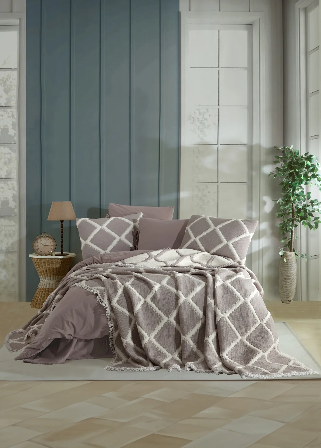 dantela-vita-set-lenjerie-de-pat-si-cuvertura-pat-2-persoane-bumbac~casimi~p1 [1]