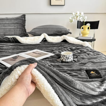 set-patura-2-fete-perna-din-blanita-artificiala-oaie-gri-inchis [5]