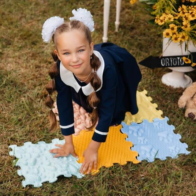 Covoras masaj tip puzzle, 8 piese cu texturi variate – First Steps [13]