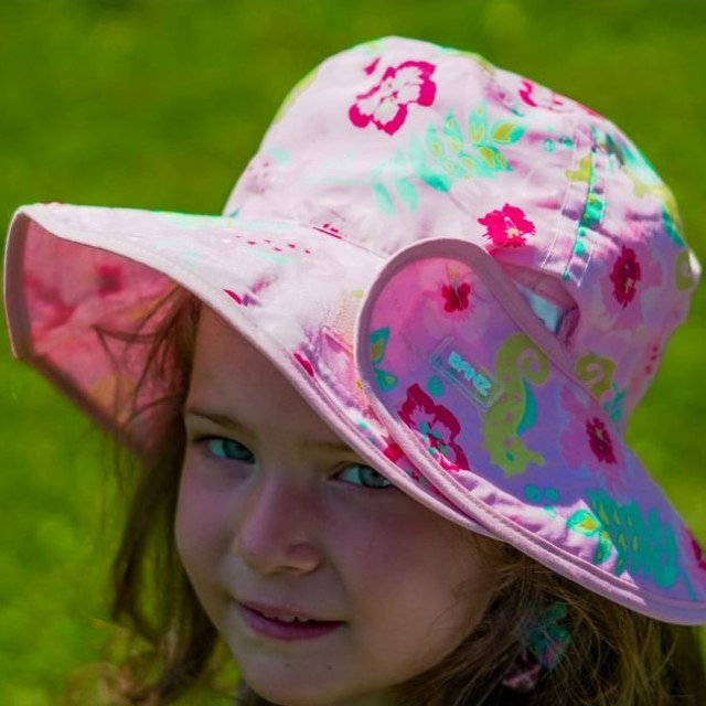 Palarie Bebelusi Reversibila, Protectie Solara UPF50+, Pink Floral, Diverse marimi [3]