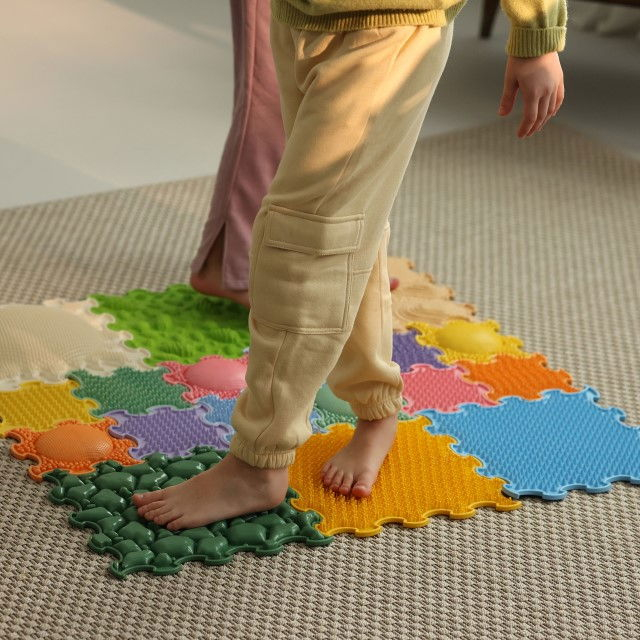 Set mini-puzzle, joc de coordonare maini si picioare, 12 piese, Multicolor [2]