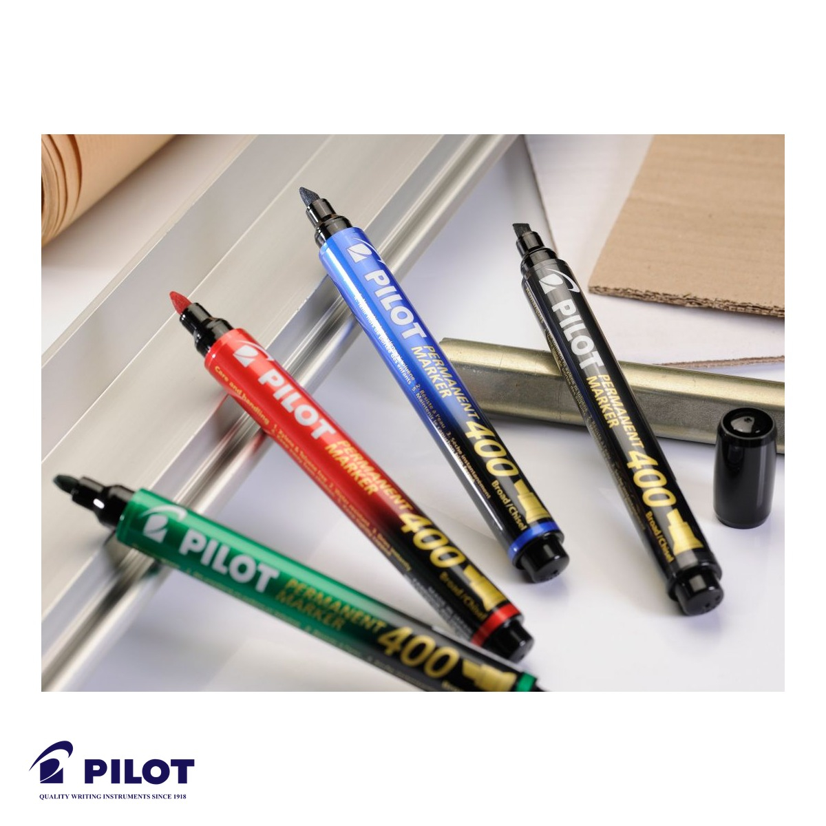 Marker permanent Pilot P400, varf tesit 4mm, negru, rezistent la apa, pentru orice suprafata [10]