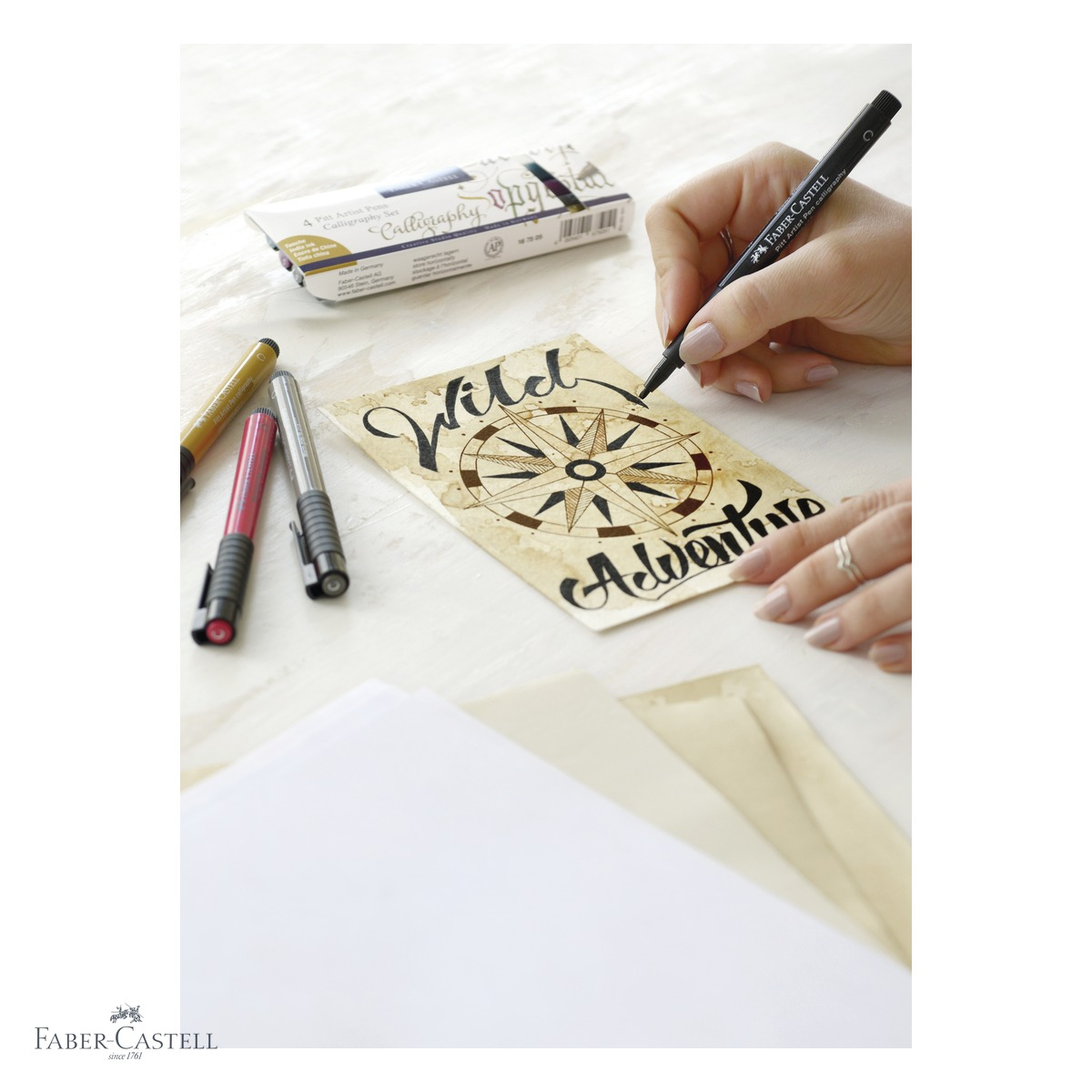 Set 4 markere caligrafice Faber-Castell Pitt Artist Pen, varf caligrafic 2.5 mm, cerneala pigmentata rezistenta la apa [4]