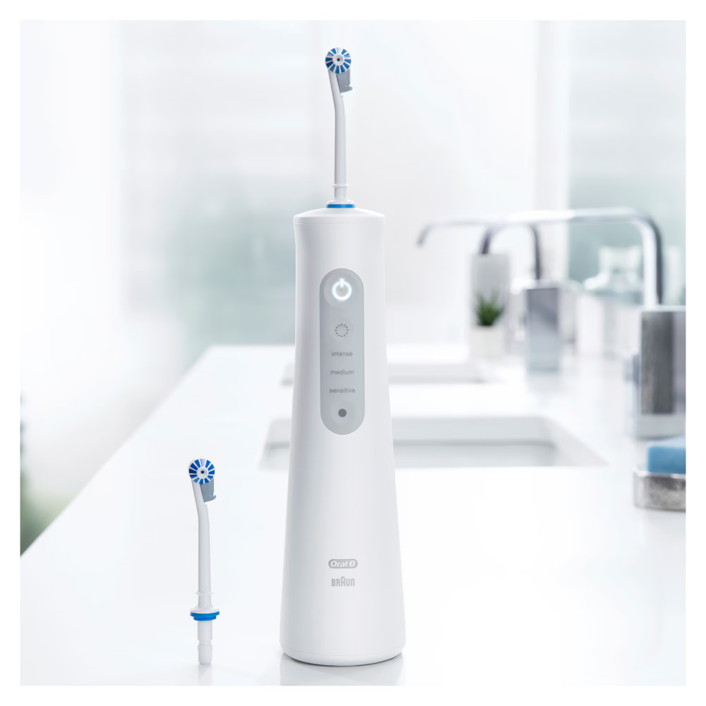 Irigator bucal portabil Oral-B AquaCare Pro Expert Series 6, Tehnologie Oxyjet, 3 intensitati, 2 fluxuri de apa, fara fir, Alb [3]