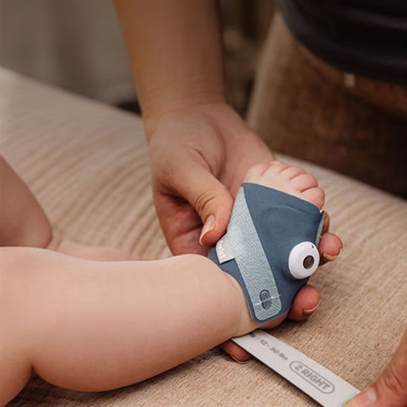 Soseta inteligenta pentru monitorizarea bebelusului Owlet Smart Sock 3 Bedtime Blue [5]