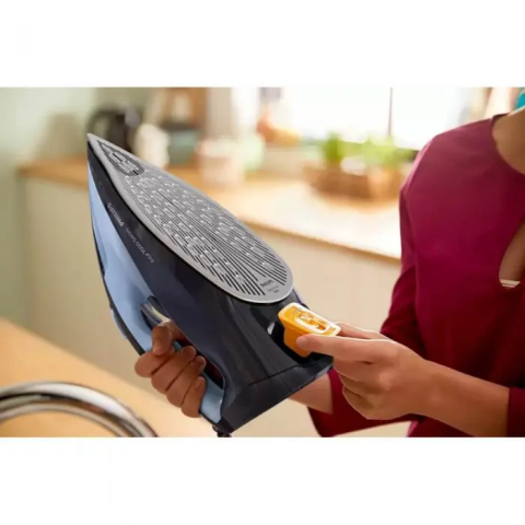 Fier de calcat Philips Azur DST7041/20, 2800W, debit de abur continuu de 50g/min si jet de abur de 250 g, talpa SteamGlide Elite, rezervor de 300ml si sistem de curatare automata cu rezervor integrat [2]