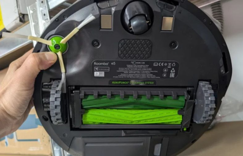 Robot de aspirare iRobot Roomba e5, Recipient lavabil, Negru [2]