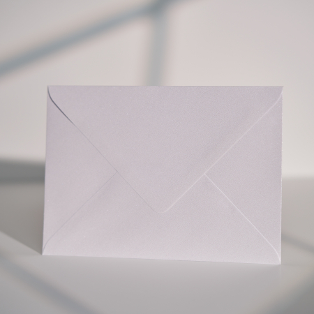 Plicuri B6 (12x17cm) - Plic colorat B6 alb sidefat pentru invitatii de nunta