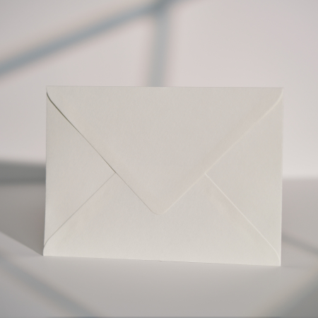 Plicuri B6 (12x17cm) - Plic B6 alb texturat 120g, plic alb premium, plic alb elegant