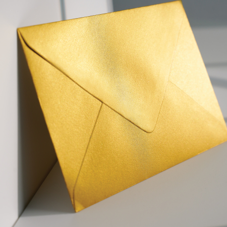 Plic C6 auriu, plic auriu lucios pentru invitații, plic auriu elegant [1]