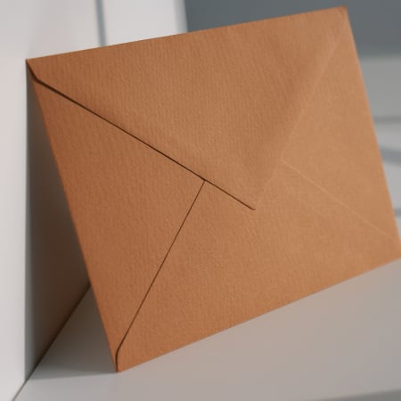 Plic C6 caramel 140g, plic maro deschis elegant, plic caramel premium [1]