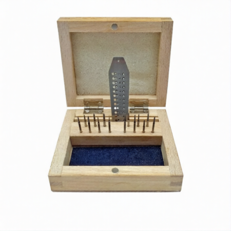 Scule de Mana - Cutie cu Placa si 14 gauri