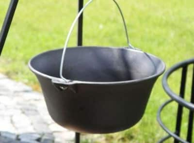 Ceaun din fonta 10.8 l + trepied [2]