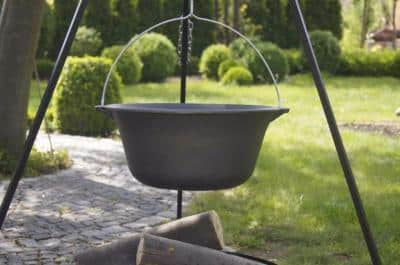 Ceaun din fonta 10.8 l + trepied [2]