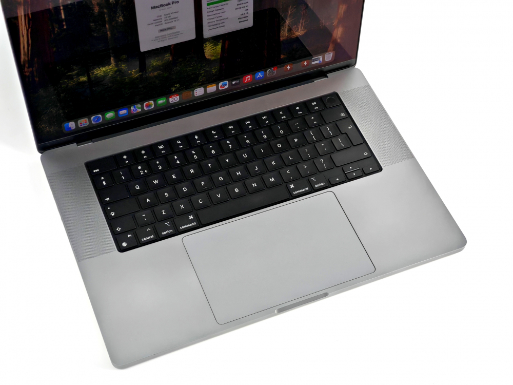 Apple MacBook Pro 16" A2485 M1 Max 24 Cores, 32GB, 1 TB SSD, Space Gray, Sequoia [3]