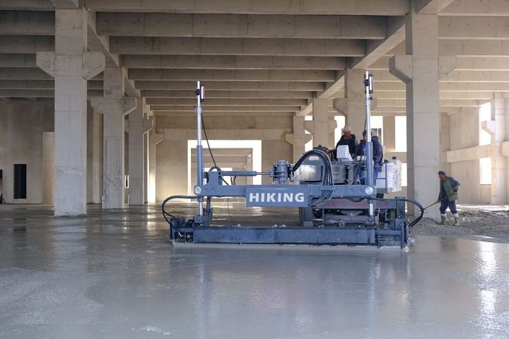 Laser Screed pentru Beton: Tehnologie necesară sau doar imagine de șantier? Avantaje, Probleme, Costuri și Realitatea din Teren