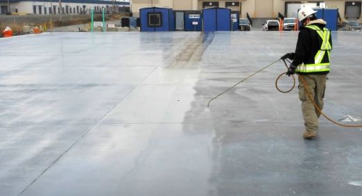 EXFOLIERE + ALBIRE („WHITE HAZE”) LA PARDOSELI DIN BETON ELICOPTERIZAT CU CUARȚ
