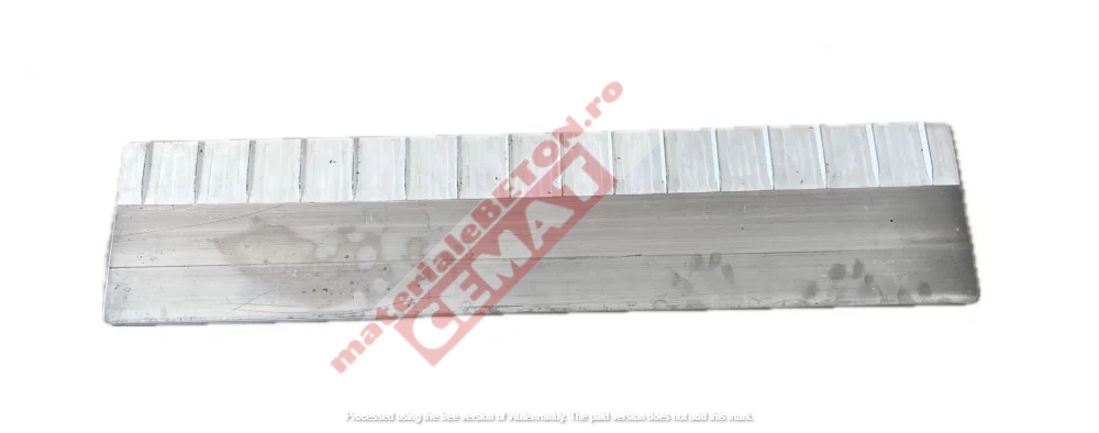 Nivelator cu dungi [1]