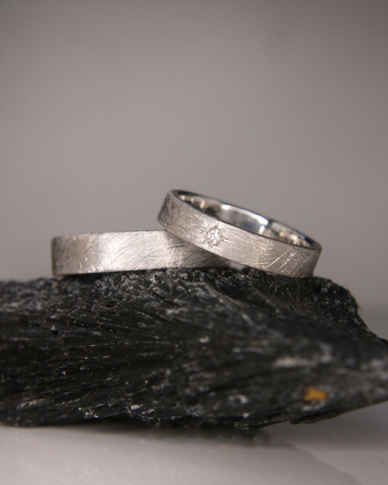 Verighete din aur alb de 14K cu diamant natural - Graffias [3]