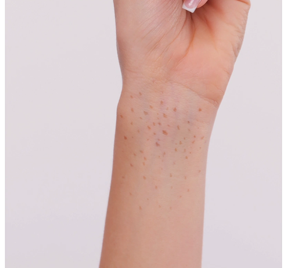 Creion pentru pistrui waterproof Eveline [3]
