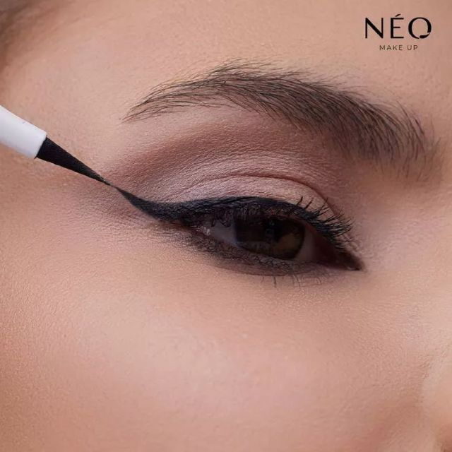 Tuș de ochi negru ultra-precis Intense Serum NEO [4]