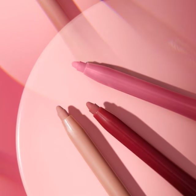 Creion pentru buze 01 Kiss Bomb KISS & GLOW Catrice 0.35 g [3]
