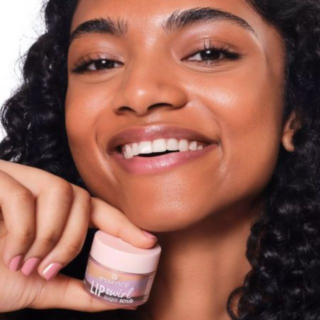 Exfoliant de buze cu zahăr Lip swirl 01 Essence 8 g [3]